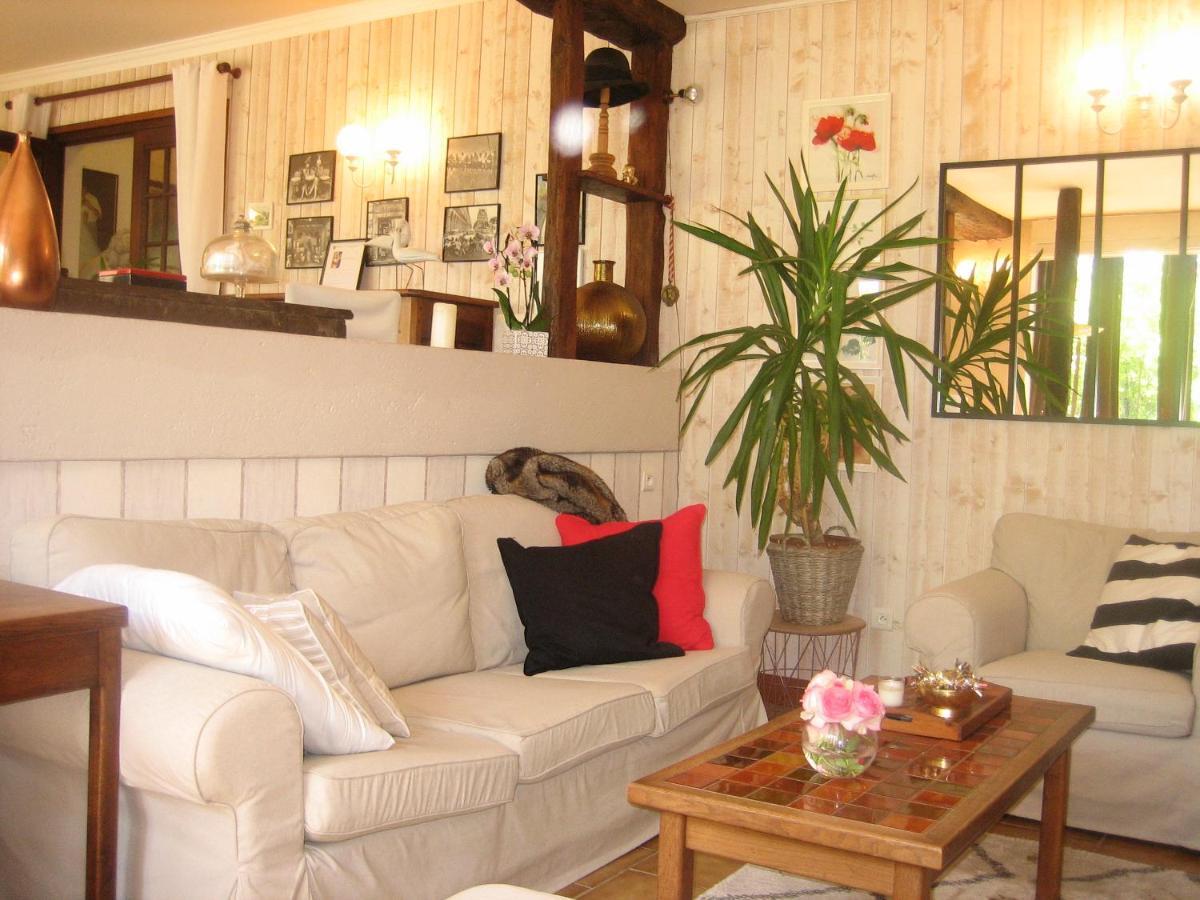 Bed and Breakfast Les Pierres Blanches Bonneuil-Matours Zewnętrze zdjęcie