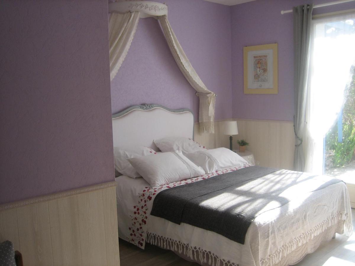 Bed and Breakfast Les Pierres Blanches Bonneuil-Matours Zewnętrze zdjęcie